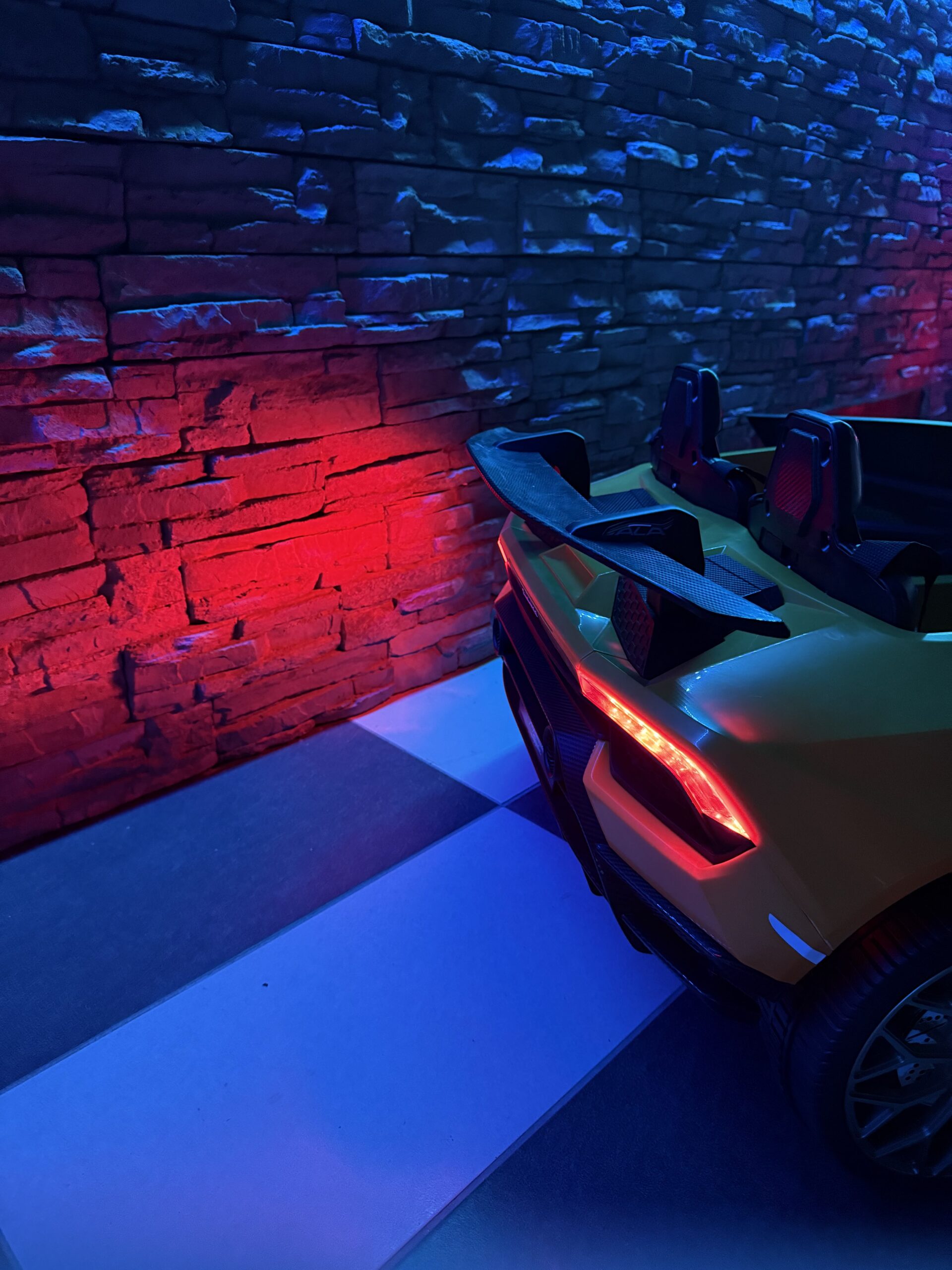 Lamborghini Revuelto 4x4 Premium - Image 19