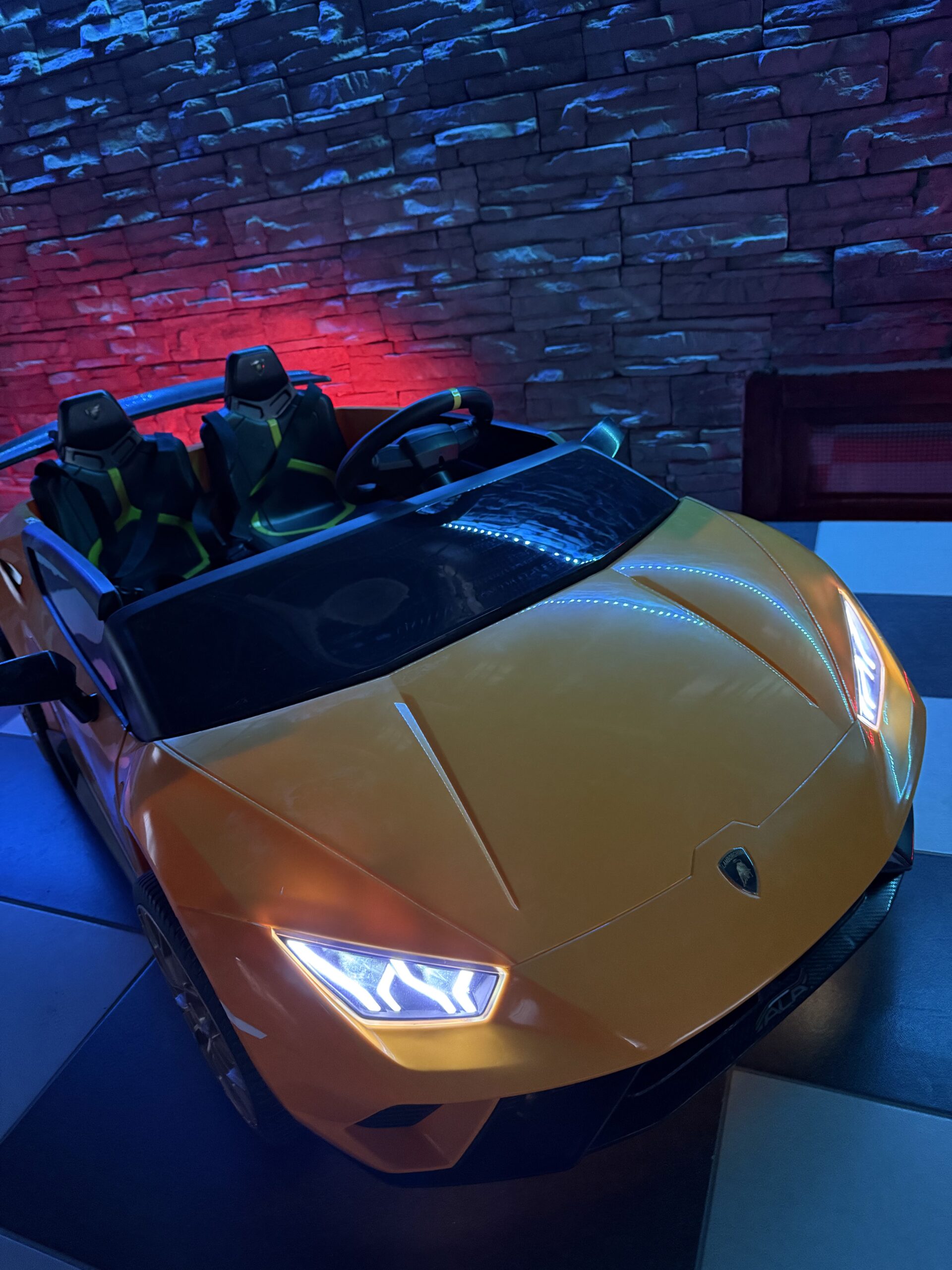 Lamborghini Revuelto 4x4 Premium - Image 12